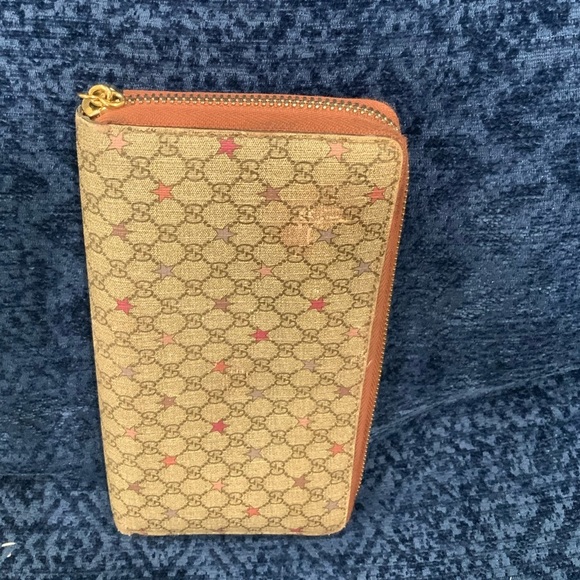 Micro GG Supreme Stars round zip wallet. - Picture 9 of 14